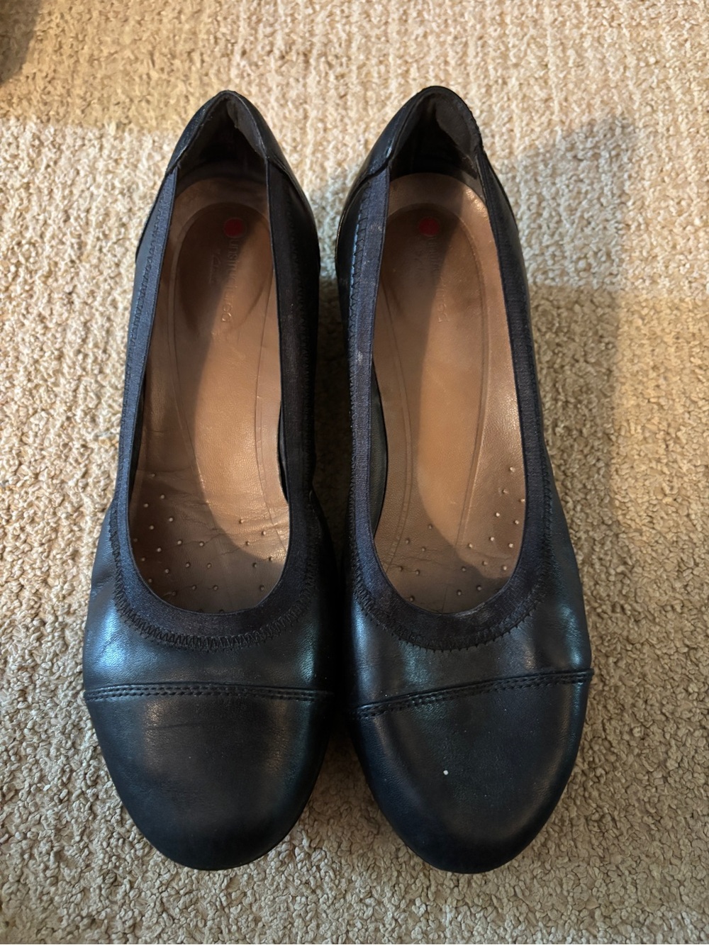 Women's Black Leather Round-Toe Low Heel Pumps